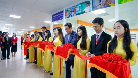 HUTECH khánh thành phòng Lab hiện đại do QD.Tek và Allied Telesis Việt Nam tài trợ - Ảnh 1. HUTECH khánh thành phòng Lab hiện đại do QD.Tek và Allied Telesis Việt Nam tài trợ - Ảnh 1.