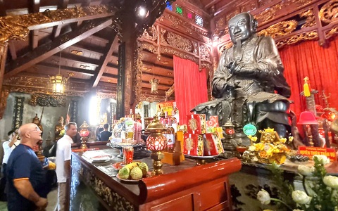 Bảo vật quốc gia tượng Huyền Thiên Trấn Vũ - Ảnh: T.LỘC Bảo vật quốc gia tượng Huyền Thiên Trấn Vũ - Ảnh: T.LỘC