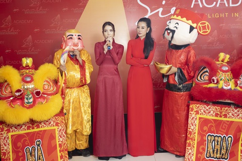 Cả showbiz Việt quy tụ mừng Nam Thư khai trương học viện dạy diễn xuất - Ảnh 1. Cả showbiz Việt quy tụ mừng Nam Thư khai trương học viện dạy diễn xuất - Ảnh 1.