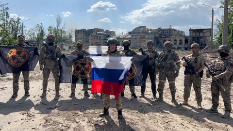 Tuyên bố khác nhau của Nga, Ukraine về việc kiểm soát Bakhmut - Ảnh 1. Tuyên bố khác nhau của Nga, Ukraine về việc kiểm soát Bakhmut - Ảnh 1.