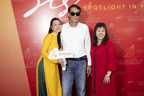 Cả showbiz Việt quy tụ mừng Nam Thư khai trương học viện dạy diễn xuất - Ảnh 5. Cả showbiz Việt quy tụ mừng Nam Thư khai trương học viện dạy diễn xuất - Ảnh 5.