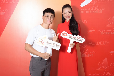 Cả showbiz Việt quy tụ mừng Nam Thư khai trương học viện dạy diễn xuất - Ảnh 7. Cả showbiz Việt quy tụ mừng Nam Thư khai trương học viện dạy diễn xuất - Ảnh 7.
