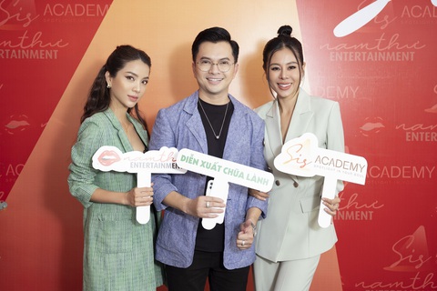 Cả showbiz Việt quy tụ mừng Nam Thư khai trương học viện dạy diễn xuất - Ảnh 12. Cả showbiz Việt quy tụ mừng Nam Thư khai trương học viện dạy diễn xuất - Ảnh 12.