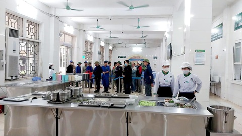 Supe Lâm Thao: Ngôi nhà thứ hai của người lao động - Ảnh 4. Công ty Lâm Thao luôn có những chính sách chăm lo, quan tâm tới người lao động - Ảnh: SUPE LAMTHAO. .
