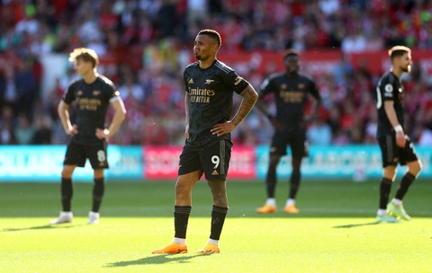 Arsenal dâng chức vô địch Premier League cho Man City - Ảnh 3. Arsenal dâng chức vô địch Premier League cho Man City - Ảnh 3.