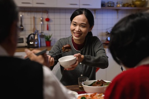 Bỏ việc để làm con cái toàn thời gian với lương 13 triệu đồng - Ảnh 2. Bỏ việc để làm con cái toàn thời gian với lương 13 triệu đồng - Ảnh 2.