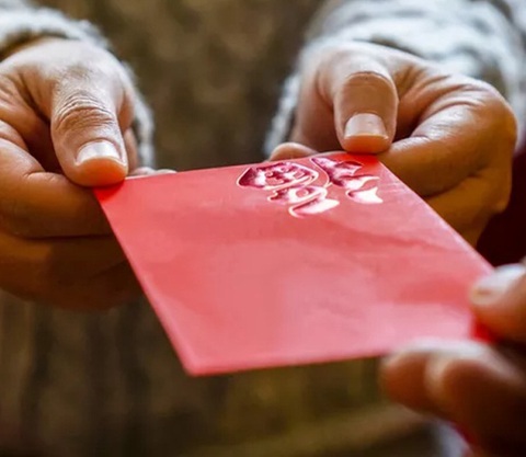 Đòi lại 5 triệu đồng từng tặng cờ-rớt 3 năm trước - Ảnh 2. Đòi lại 5 triệu đồng từng tặng cờ-rớt 3 năm trước - Ảnh 2.