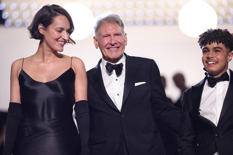 Harrison Ford tự tin với ngoại hình tuổi 81 vẫn hấp dẫn - Ảnh 2. Harrison Ford tự tin với ngoại hình tuổi 81 vẫn hấp dẫn - Ảnh 2.