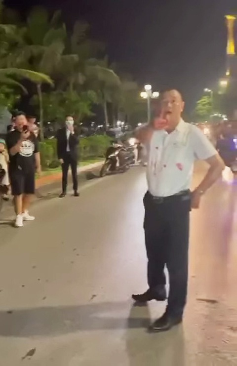 Trưởng công an phường bị tướng Đinh Văn Nơi cách chức được phân công trực ban phòng cháy - Ảnh 1. Trưởng công an phường bị tướng Đinh Văn Nơi cách chức được phân công trực ban phòng cháy - Ảnh 1.