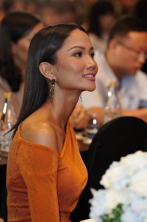 HHen Niê, Luke Nguyễn tham gia Top Chef Việt Nam - Ảnh 2. HHen Niê, Luke Nguyễn tham gia Top Chef Việt Nam - Ảnh 2.