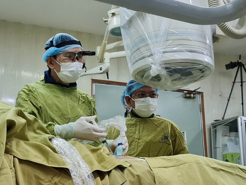 Bệnh viện đầu tiên Việt Nam áp dụng kỹ thuật khoan mảng xơ vữa động mạch ngoại vi - Ảnh 1. Bệnh viện đầu tiên Việt Nam áp dụng kỹ thuật khoan mảng xơ vữa động mạch ngoại vi - Ảnh 1.