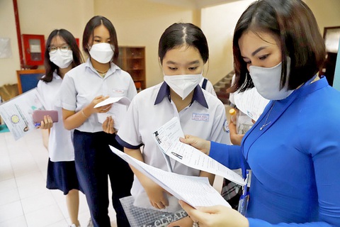 Thí sinh dự thi vào lớp 10 năm 2022 tại TP.HCM - Ảnh: NHƯ HÙNG Thí sinh dự thi vào lớp 10 năm 2022 tại TP.HCM - Ảnh: NHƯ HÙNG