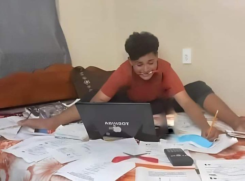 Muôn kiểu ôn bài muốn truyền thái y của dàn học sinh bá đạo - Ảnh 4. Muôn kiểu ôn bài muốn truyền thái y của dàn học sinh bá đạo - Ảnh 4.