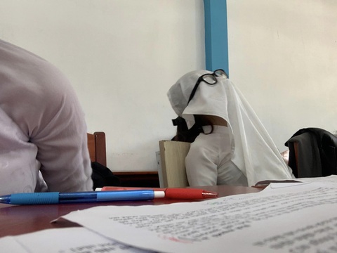 Muôn kiểu ôn bài muốn truyền thái y của dàn học sinh bá đạo - Ảnh 3. Muôn kiểu ôn bài muốn truyền thái y của dàn học sinh bá đạo - Ảnh 3.