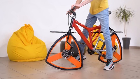 YouTuber tự chế xe đạp độc đáo: Bánh tam giác nhưng không xóc nảy - Ảnh 5. YouTuber tự chế xe đạp độc đáo: Bánh tam giác nhưng không xóc nảy - Ảnh 5.