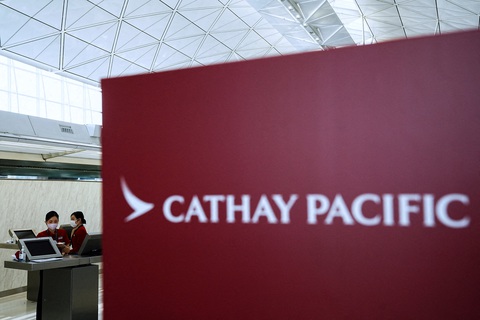 Tiếp viên Hãng Cathay Pacific Airways bị tố chế giễu khách không biết tiếng Anh - Ảnh 1. Tiếp viên Hãng Cathay Pacific Airways bị tố chế giễu khách không biết tiếng Anh - Ảnh 1.