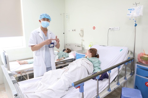 Cài kim vào váy cưới trong đêm động phòng, cô dâu phải nhập viện - Ảnh 1. Cài kim vào váy cưới trong đêm động phòng, cô dâu phải nhập viện - Ảnh 1.