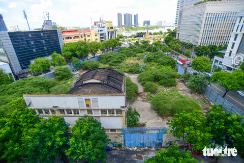 Hoang tàn khu đất vàng 2-4-6 Hai Bà Trưng - Ảnh 1. Hoang tàn khu đất vàng 2-4-6 Hai Bà Trưng - Ảnh 1.