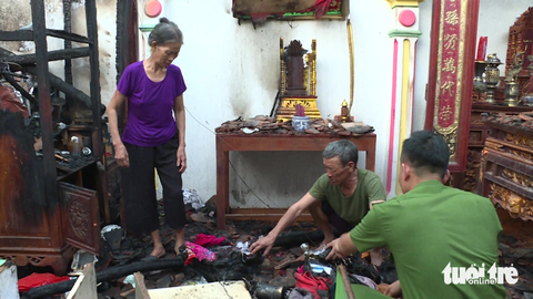 Nhà dân ở Thanh Hóa cháy rụi bất thường sau nhiều lần cháy đồ đạc - Ảnh 2. Nhà dân ở Thanh Hóa cháy rụi bất thường sau nhiều lần cháy đồ đạc - Ảnh 2.