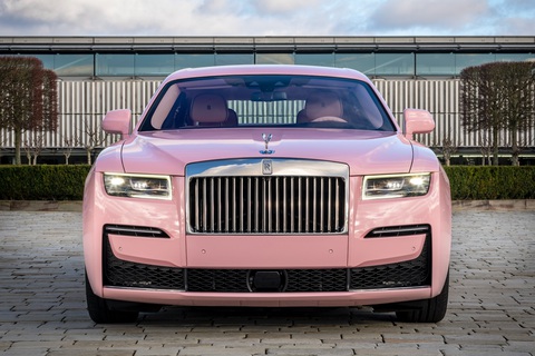 Rolls-Royce độ toàn màu hồng: Tốn 6 tháng, 1 bông hoa hết 30 giờ - Ảnh 2. Rolls-Royce độ toàn màu hồng: Tốn 6 tháng, 1 bông hoa hết 30 giờ - Ảnh 2.