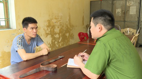 Bắt người chồng bạo hành vợ mang thai 7 tháng - Ảnh 1. Bắt người chồng bạo hành vợ mang thai 7 tháng - Ảnh 1.