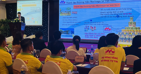Mang sữa bột của Nhật đến với trẻ em Việt Nam - Ảnh 1. Tập đoàn sữa Morinaga Nhật Bản ký kết chính thức hợp tác song phương với Công ty TNHH Sản xuất, thương mại, dịch vụ Lê Mây để sản xuất, phân phối sữa bột cho trẻ em Việt Nam - Ảnh: P.DƯƠNG