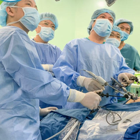 Chỉ tăng huyết áp, bệnh nhi bất ngờ phát hiện bệnh hiếm 20 năm mới có một ca - Ảnh 1. Chỉ tăng huyết áp, bệnh nhi bất ngờ phát hiện bệnh hiếm 20 năm mới có một ca - Ảnh 1.