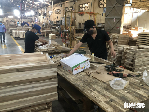 Tin tức sáng 25-5: Xuất khẩu gỗ sẽ còn giảm mạnh; Khắc phục ùn tắc cảng Trường Thọ - Ảnh 1. Tin tức sáng 25-5: Xuất khẩu gỗ sẽ còn giảm mạnh; Khắc phục ùn tắc cảng Trường Thọ - Ảnh 1.