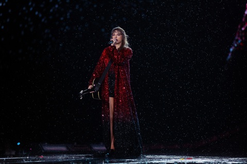 Nước mưa ở concert của Taylor Swift được rao bán với giá hơn 5 triệu đồng - Ảnh 5. Nước mưa ở concert của Taylor Swift được rao bán với giá hơn 5 triệu đồng - Ảnh 5.