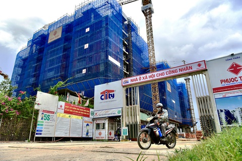 Dự án nhà ở xã hội cho công nhân Thủ Thiêm Green House trên đường Võ Chí Công, phường Thạnh Mỹ Lợi, TP Thủ Đức. Ảnh chụp chiều 23-5 - Ảnh: T.T.D. Dự án nhà ở xã hội cho công nhân Thủ Thiêm Green House trên đường Võ Chí Công, phường Thạnh Mỹ Lợi, TP Thủ Đức. Ảnh chụp chiều 23-5 - Ảnh: T.T.D.