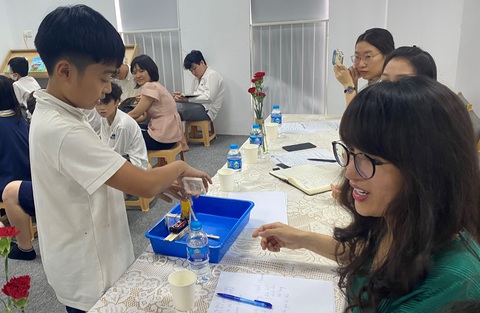 Học sinh lớp 6, 7 ‘gọi vốn’ cho dự án cộng đồng - Ảnh 1. Học sinh lớp 6, 7 ‘gọi vốn’ cho dự án cộng đồng - Ảnh 1.