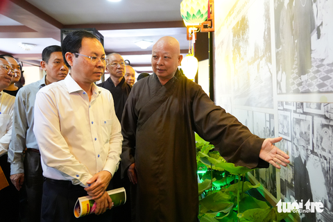 Phó bí thư Thành ủy TP.HCM Nguyễn Văn Hiếu thăm các cơ sở Phật giáo - Ảnh 7. Phó bí thư Thành ủy TP.HCM Nguyễn Văn Hiếu thăm các cơ sở Phật giáo - Ảnh 7.