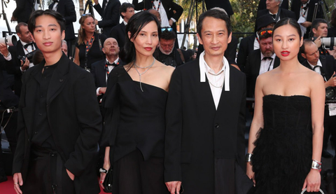 Đạo diễn Trần Anh Hùng trên thảm đỏ Cannes 2023 - Ảnh 1. Đạo diễn Trần Anh Hùng trên thảm đỏ Cannes 2023 - Ảnh 1.
