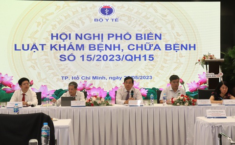Người làm nghề y phải thi đánh giá năng lực mới cấp giấy phép - Ảnh 1. Người làm nghề y phải thi đánh giá năng lực mới cấp giấy phép - Ảnh 1.