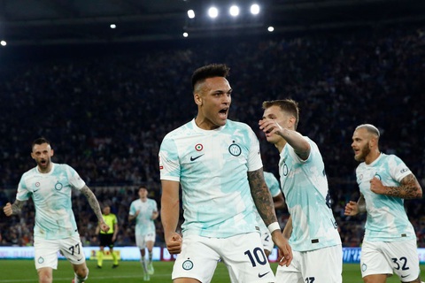 Lautaro Martinez đem Cúp quốc gia về cho Inter Milan - Ảnh 1. Lautaro Martinez đem Cúp quốc gia về cho Inter Milan - Ảnh 1.