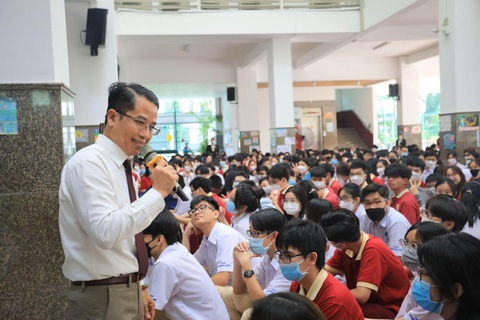 Cách học sinh trường quốc tế tìm hiểu bạo lực học đường - Ảnh 2. Nhà trường thường xuyên tổ chức tư vấn tâm lý giúp nâng cao nhận thức học sinh về các vấn đề nóng của xã hội