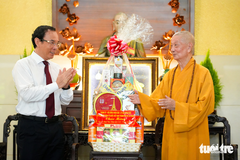 Chủ tịch nước Võ Văn Thưởng chúc mừng đại lễ Phật đản tại TP.HCM - Ảnh 4. Chủ tịch nước Võ Văn Thưởng chúc mừng đại lễ Phật đản tại TP.HCM - Ảnh 4.