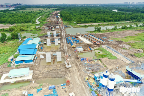 Trên công trường cầu Nhơn Trạch lớn nhất đường vành đai 3 TP.HCM - Ảnh 9. Trên công trường cầu Nhơn Trạch lớn nhất đường vành đai 3 TP.HCM - Ảnh 9.