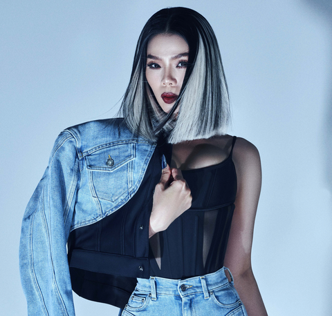Lệ Quyên hát nhạc remix, cũ người mới ta - Ảnh 3. Lệ Quyên hát nhạc remix, cũ người mới ta - Ảnh 3.