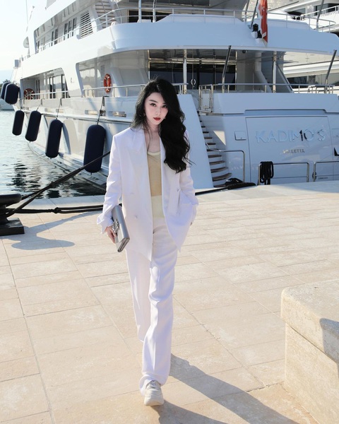13 bộ cánh ấn tượng của Phạm Băng Băng tại Cannes 2023 - Ảnh 14. 13 bộ cánh ấn tượng của Phạm Băng Băng tại Cannes 2023 - Ảnh 14.