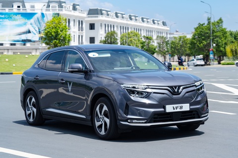 VinFast triệu hồi VF 8 lỗi màn hình tại Mỹ - Ảnh: VF Dù vậy, MotorTrend cũng