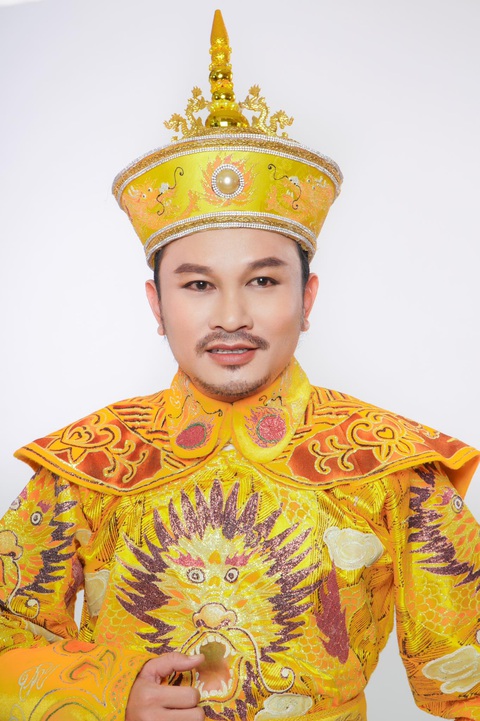 Bình Tinh cùng Hoài Linh sang Pháp diễn Giang sơn mỹ nhân - Ảnh 4. Bình Tinh cùng Hoài Linh sang Pháp diễn Giang sơn mỹ nhân - Ảnh 4.