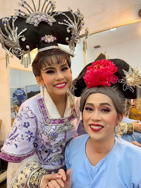 Bình Tinh cùng Hoài Linh sang Pháp diễn Giang sơn mỹ nhân - Ảnh 6. Bình Tinh cùng Hoài Linh sang Pháp diễn Giang sơn mỹ nhân - Ảnh 6.