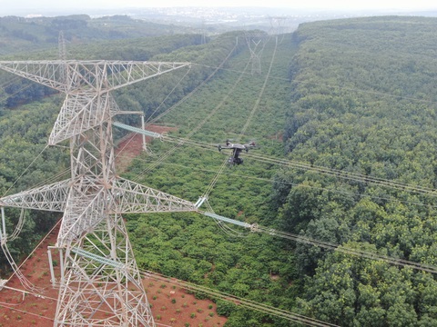 Đường dây 500kV Bắc - Nam mở đầu cho hiện đại hóa hệ thống truyền tải quốc gia - Ảnh 3. Ứng dụng KHCN trong quản lý vận hành đường dây truyền tải điện 500kV tại Đắk Lắk
