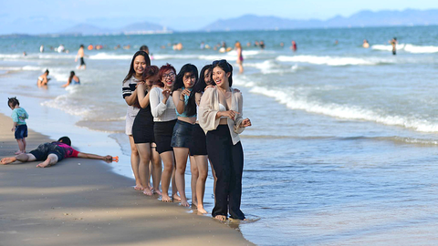 Rục rịch đặt tour du lịch hè - Ảnh 1. Nhiều địa phương kỳ vọng sẽ có mùa du lịch hè thắng lợi - Ảnh: QUANG ĐỊNH
