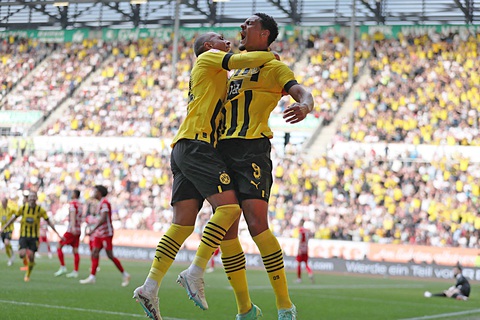 Vòng đấu cuối Bundesliga: Tất cả đứng về phía Dortmund - Ảnh 1. Dortmund sẽ vô địch nếu thắng trận đấu cuối cùng của mùa giải trước Mainz05 - Ảnh: Reuters