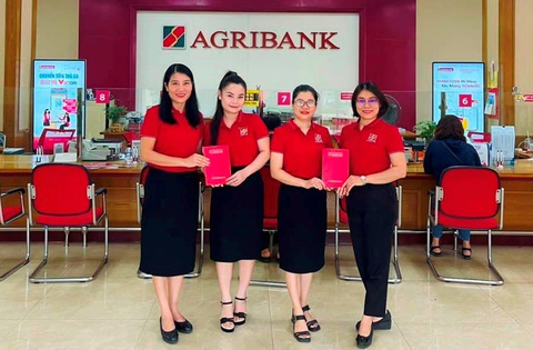 Cán bộ ngân hàng giúp một phụ nữ khỏi mất gần 76 triệu đồng cho nhóm lừa đảo - Ảnh 1. Cán bộ ngân hàng giúp một phụ nữ khỏi mất gần 76 triệu đồng cho nhóm lừa đảo - Ảnh 1.