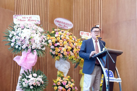 Giáo sư Nguyễn Văn Tuấn - Viện trưởng Viện Nghiên cứu Tâm Anh phát biểu tại buổi lễ. - Ảnh: Diệu Minh Giáo sư Nguyễn Văn Tuấn, viện trưởng Viện Nghiên cứu Tâm Anh, phát biểu tại buổi lễ - Ảnh: Diệu Minh