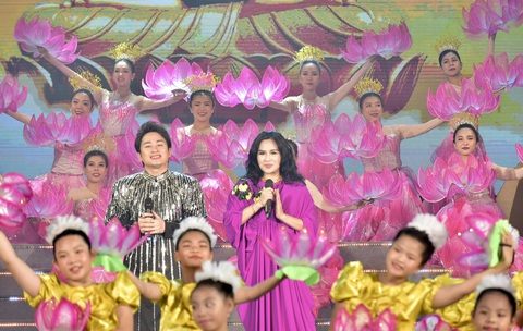 Thanh Lam, Đại Nghĩa, Ngọc Mai hát mừng Phật đản - Ảnh 7. Thanh Lam, Đại Nghĩa, Ngọc Mai hát mừng Phật đản - Ảnh 7.