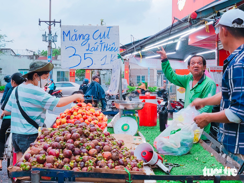 Măng cụt rớt giá hậu gỏi gà măng cụt - Ảnh 1. Măng cụt rớt giá hậu gỏi gà măng cụt - Ảnh 1.